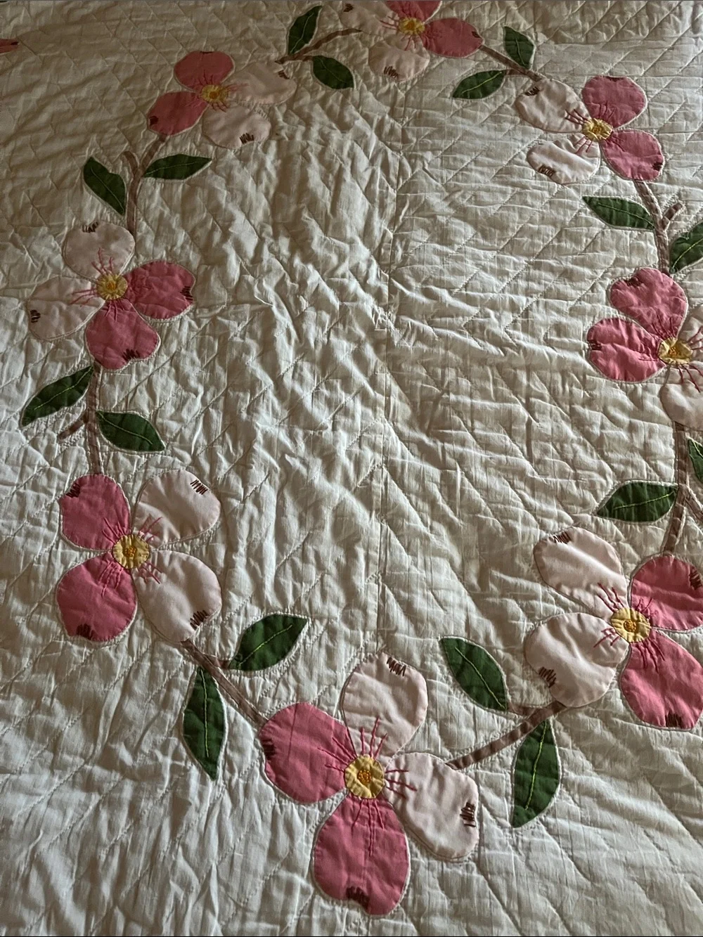 Vintage Handmade Pink Floral Appliqué Quilt - Pink & Cream
